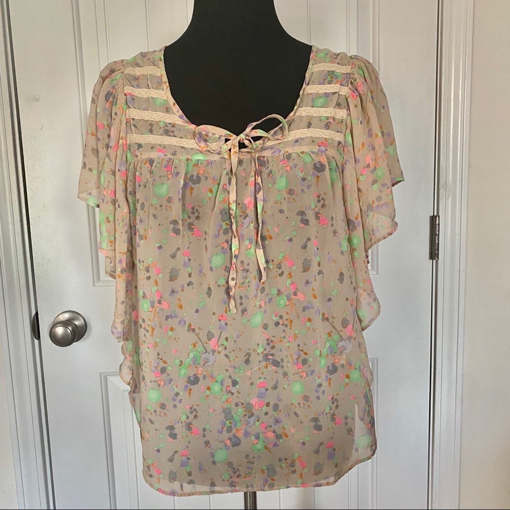 Old Navy Women’s Sheer Blouse Size Medium